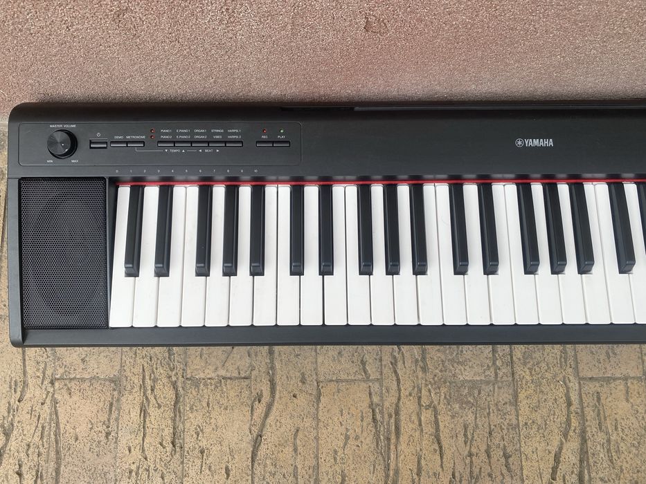 pian digital Yamaha Piaggero NP12