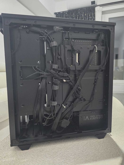 PC Gaming i7 12700KF / RTX 3060 12GB / 32GB DDR5 / 2TB SSD / Full RGB / Impecabil
