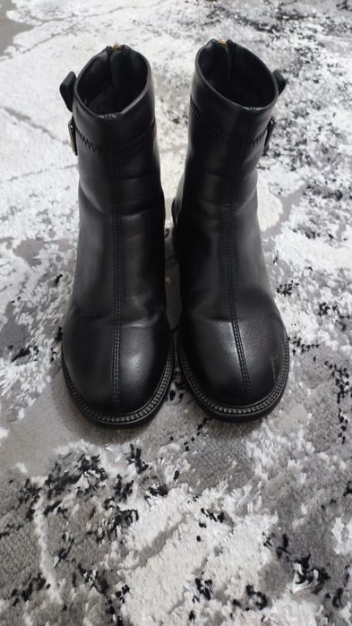 Продам женские сапожки