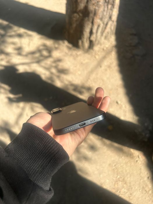 Продам iPhone 16