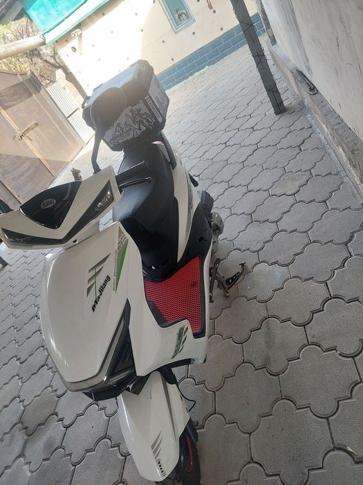 Скутер Jailing 150