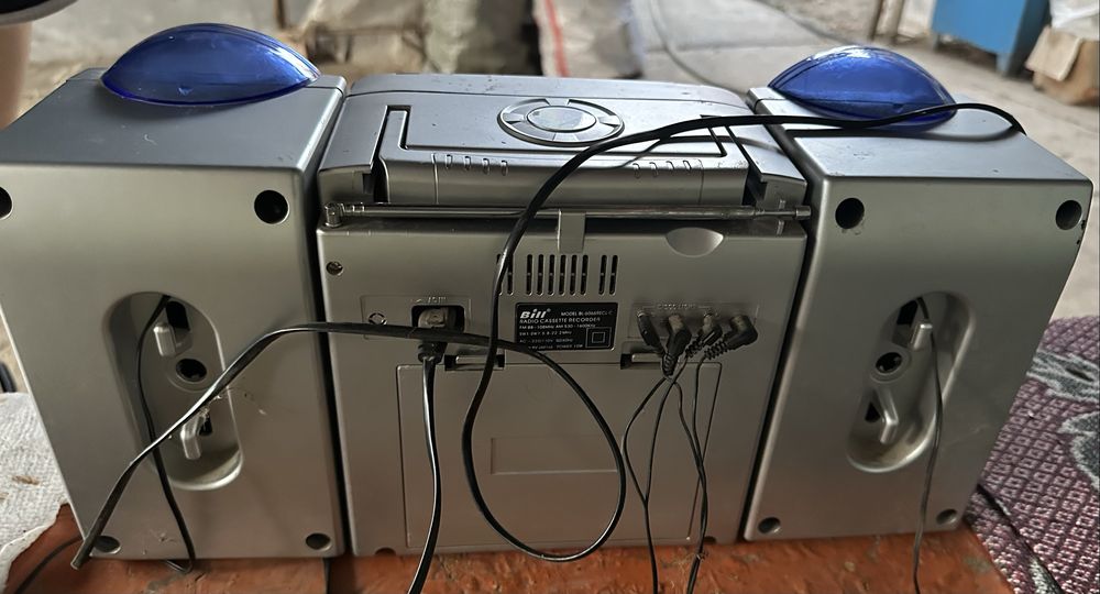 Продаю кассетный магнитофон Bifi BL-6060RECL-C