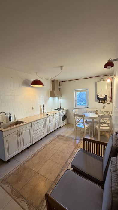 Apartament 3 camere decomandat Obcini Etaj 1 Bucatarie mare