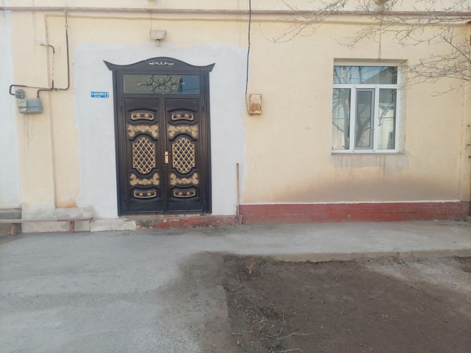 Хива Шахар Гоук кул 3 элотда 240 кв Яшашга таййор Ховли жой сотилади