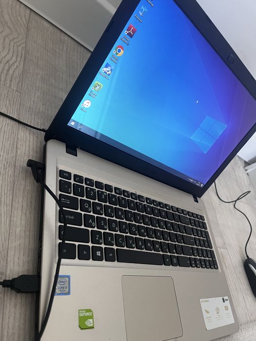 Ноутбук Asus vivobook сатылады