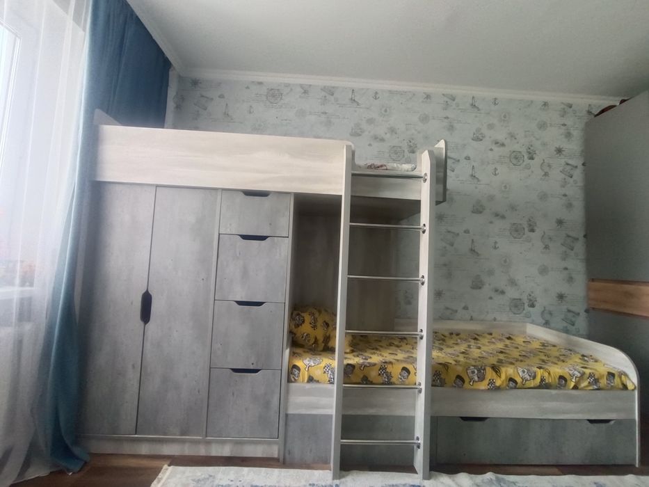 Двухъяросная кровать