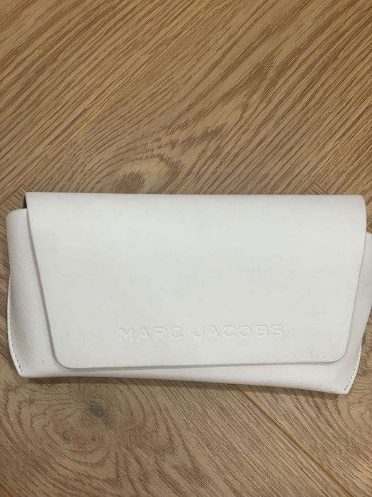 Солнцезащитные очки бренда Marc Jacobs