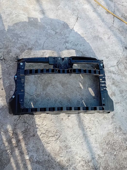 Маска  VW Голф 6