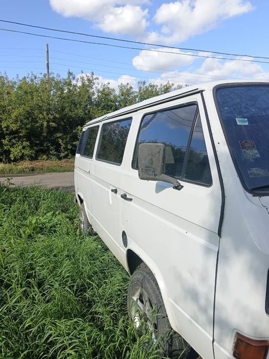 Продам машину Volkswagen Transporter