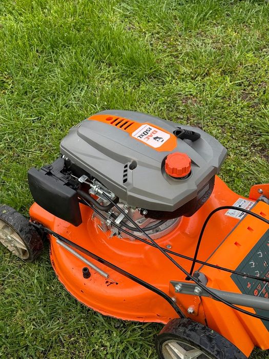 Masina de tuns iarba Motocultor