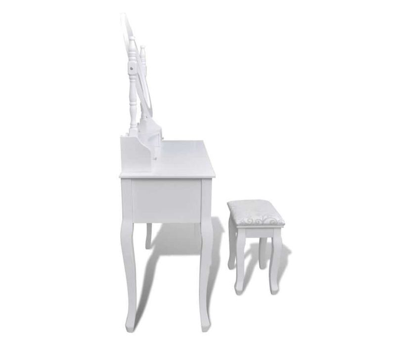 Тоалетка със стол