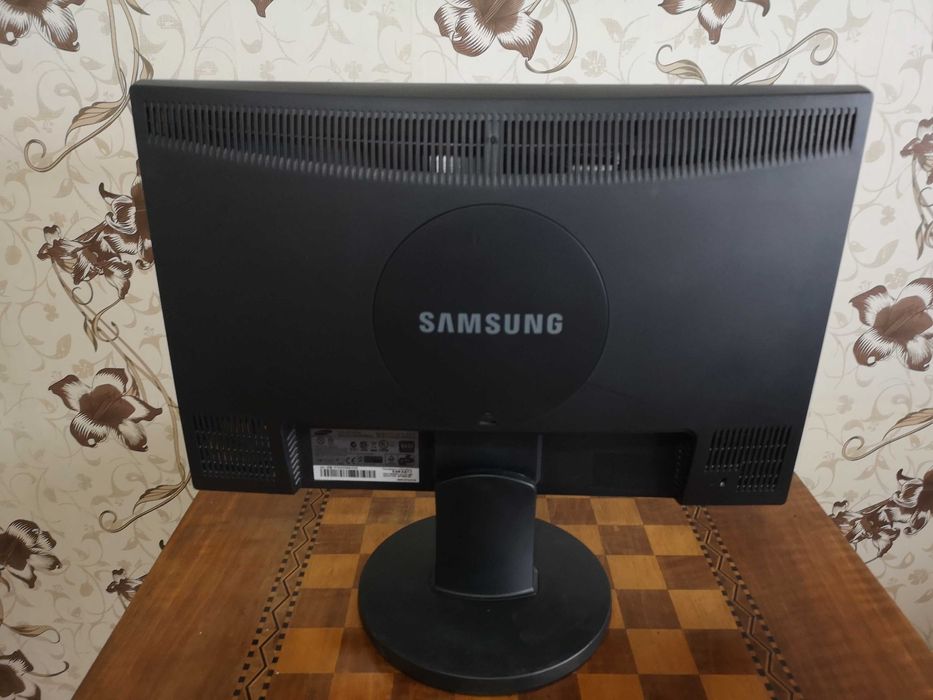 Монитор Samsung 23"