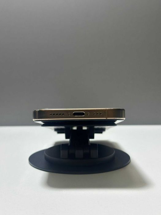 Apple iPhone 16 Pro 256GB, золотистый