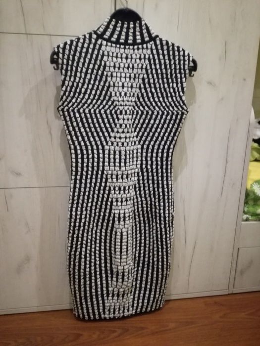 Страхотна рокля без ръкав