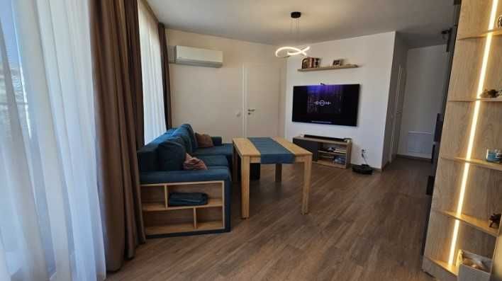Продава се Двустаен апартамент в София, Изток - 84 кв.м за 2143 €/кв.м - Снимка #2