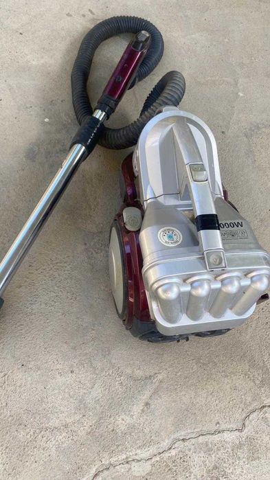 Продается  пылесос