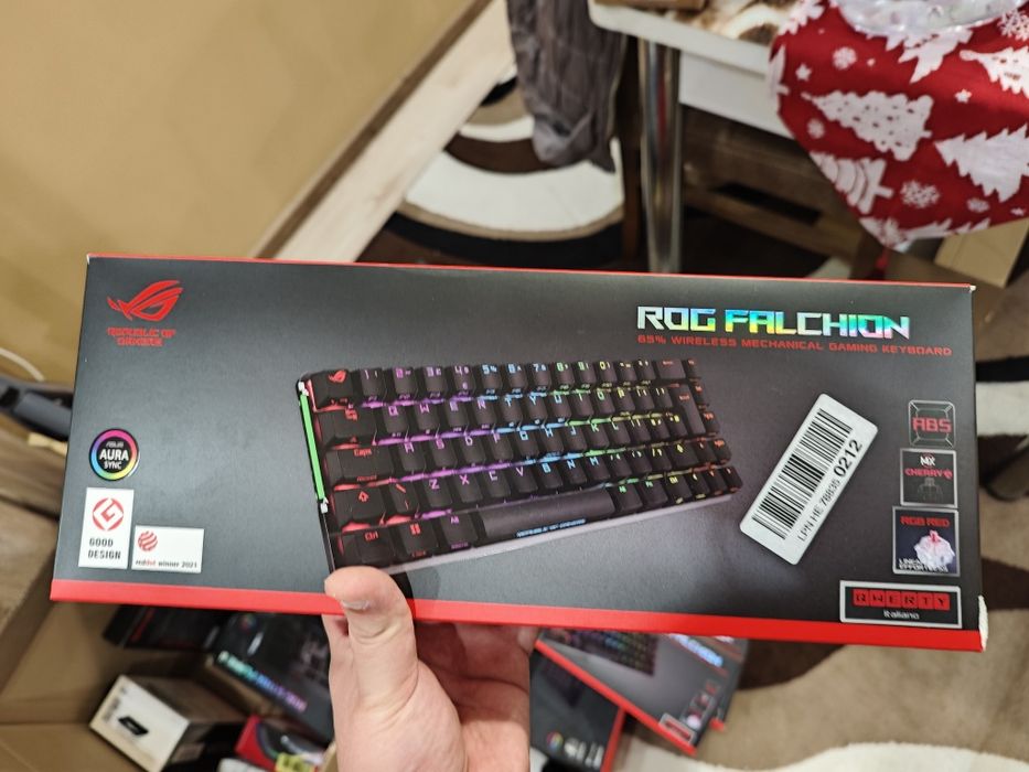 Геймърска клавиатура Asus ROG Falchion