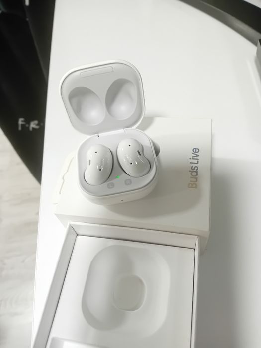 Слушалки samsung galaxy buds live