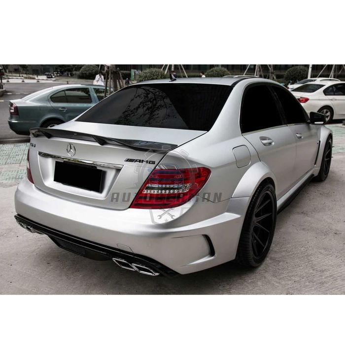 Лип спойлер Mercedes C class W204 багажник R style черен гланц