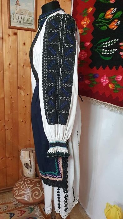 Camasa populara (ie cu poale) Tinutul padurenilor