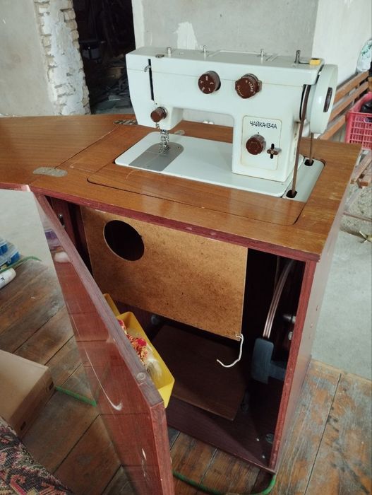 Продаётся швейная машина