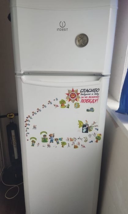 Холодильник Indezit