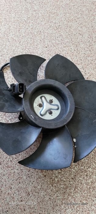 Вентилятор кондиционера  Тоета Ледкрузер