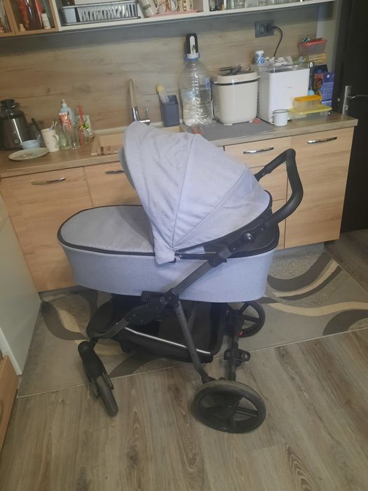 Бебешка количка с три коша