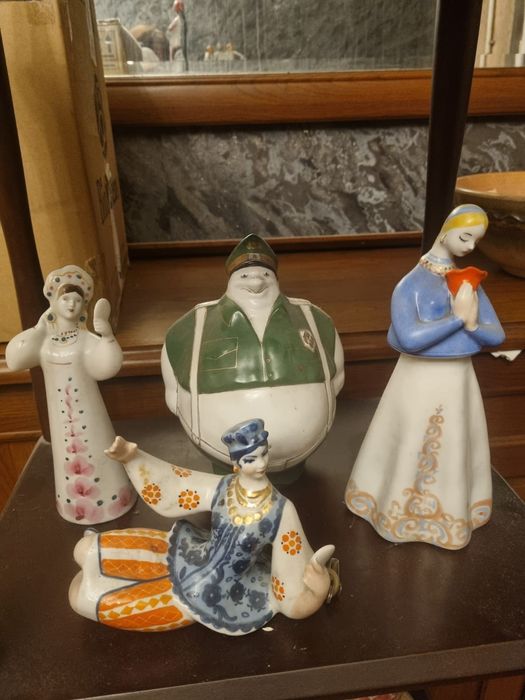 Статуэтки фарфор