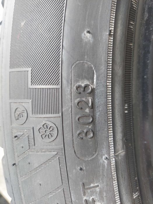 Гуми всесезонни 235/45 R18