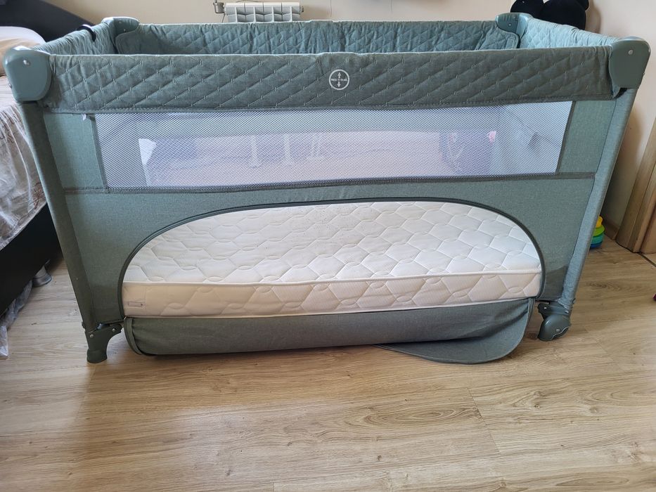 Продавам кошара с матрак