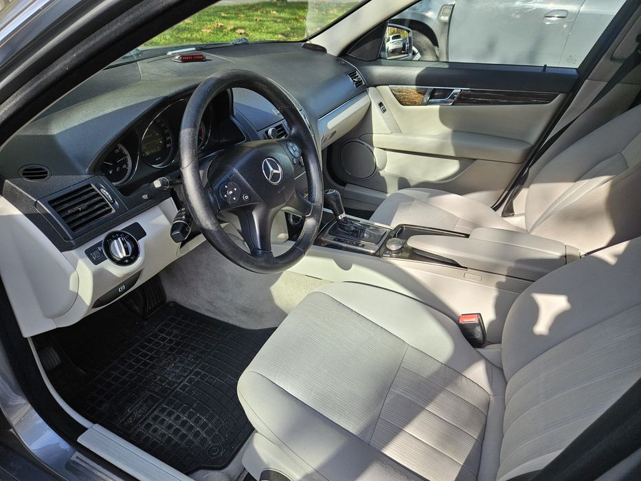 Vând Mercedes-Benz C220 Cdi automat