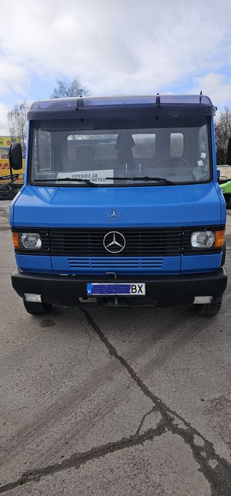 Камион Мерцедес 611D