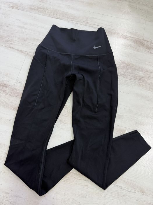 Nike,Calvin Klein,negative,pause