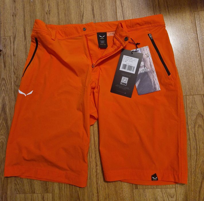 Pantaloni scurti SALEWA, masura 50, tura, munte drumetie,mammut,ortovox