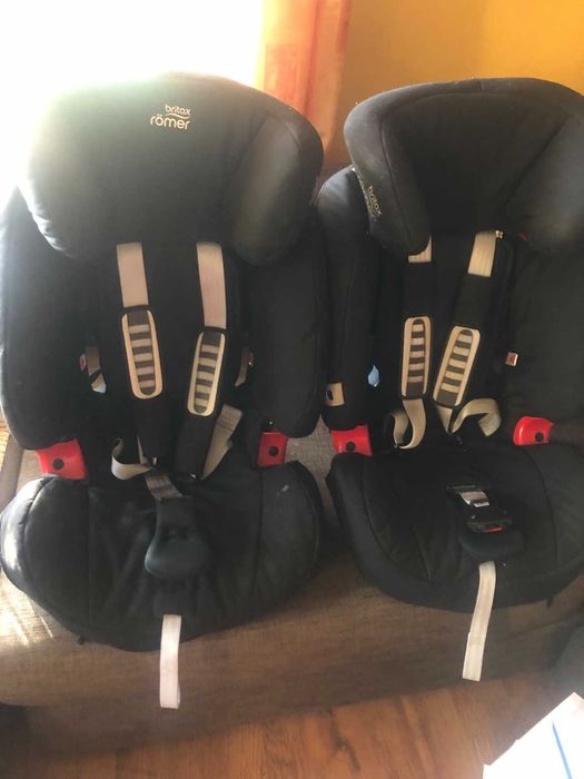 Два броя детски столчета за кола Britax Romer