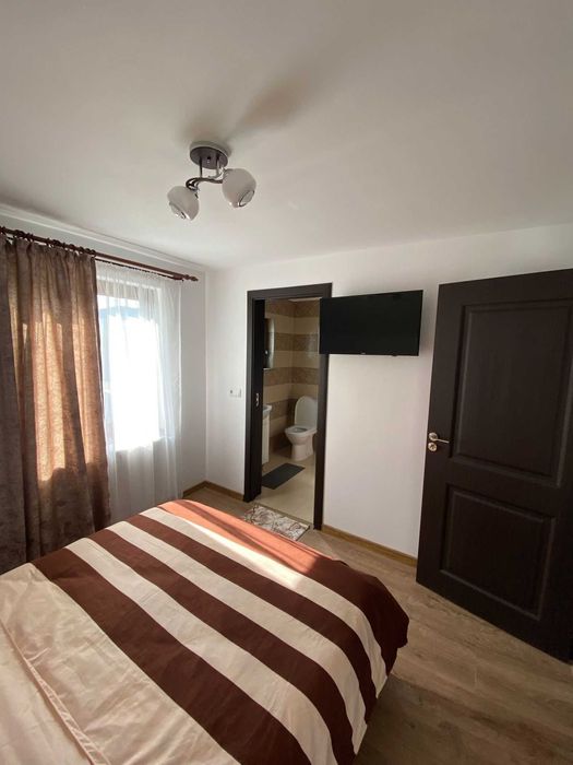 Cabana Colibița - acces la lac