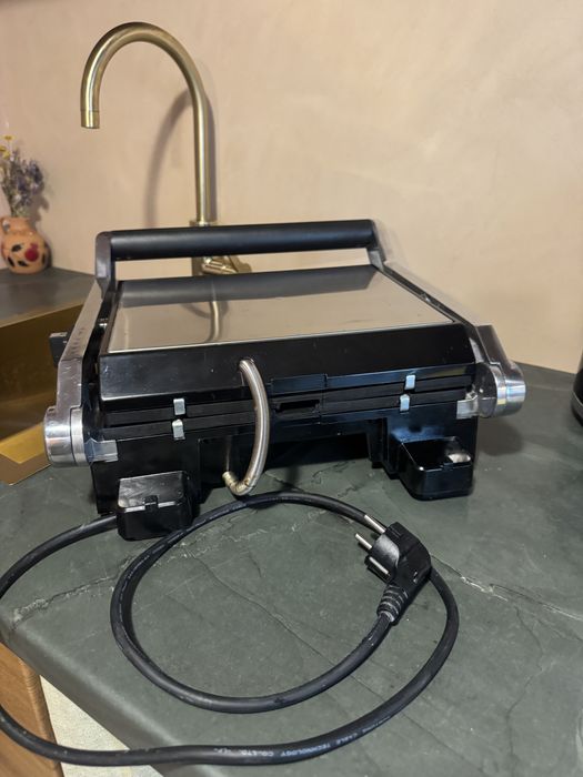 Grill/toaster electric