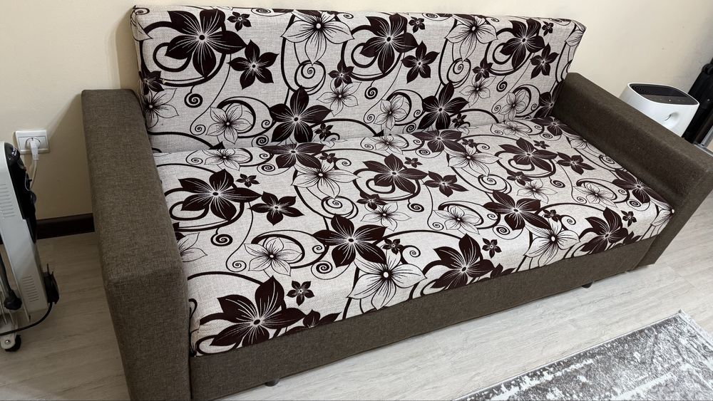 Диван. Б/У Есть доп матрас