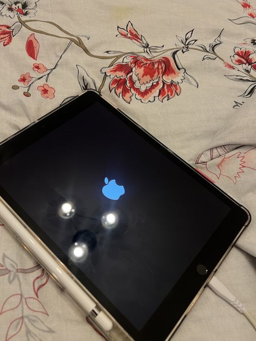 iPad 9 si Apple pencil
