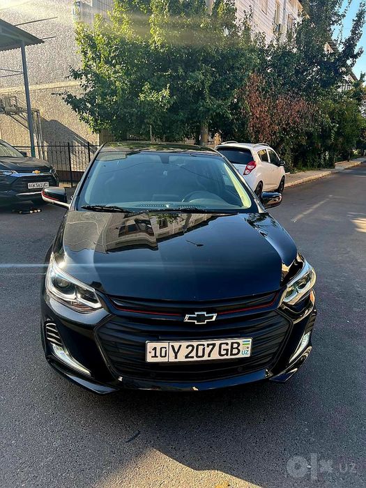 Chevrolet Onix Redline.  (6AT)