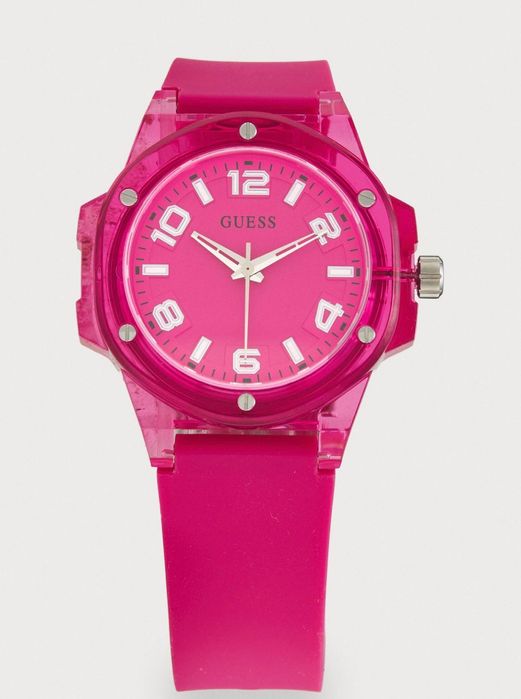 Guess нов часовник в циклама