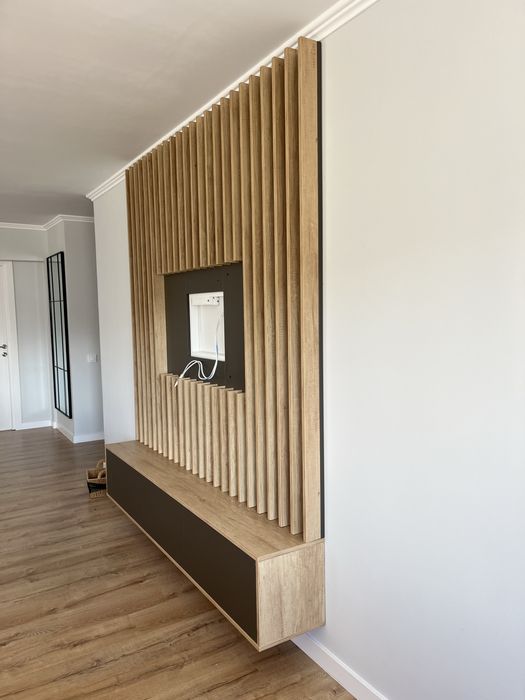 Vând mobila  noua pentru living cu riflaje