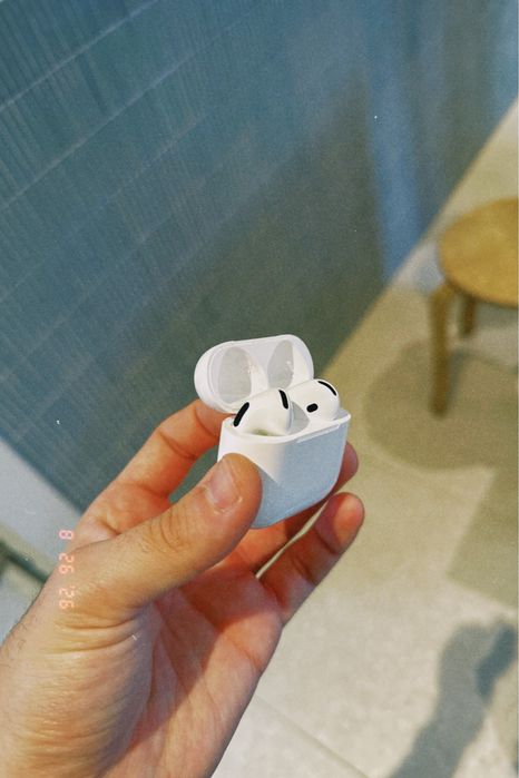 Продается AirPods 4