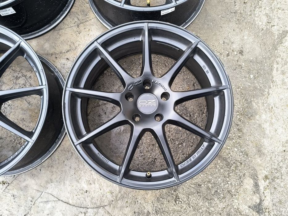 OZ OMNIA 18 цола 5х112 ММ Audi Mercedes Seat Skoda