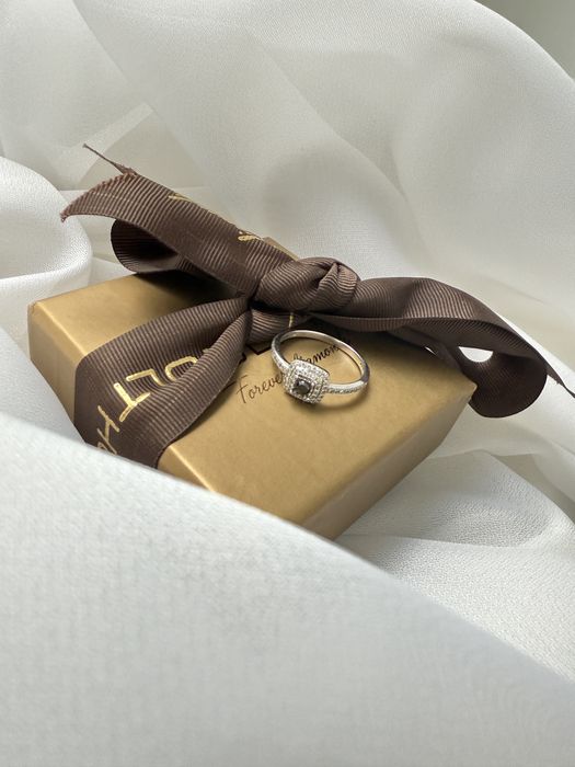 Inel logodna aur alb cu diamant negru și 56 diamante albe