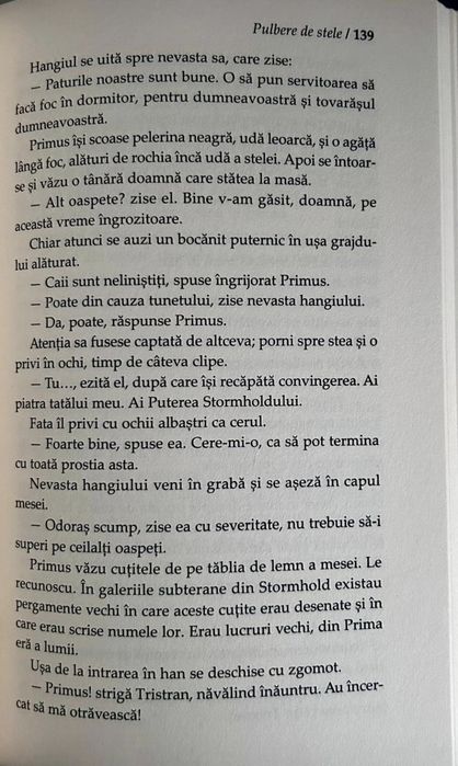 Carte Pulbere de Stele de Neil Gaiman