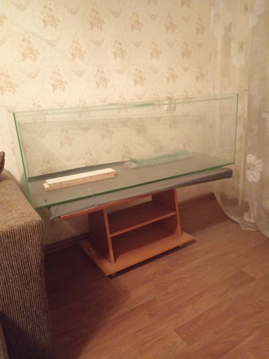 Продам аквариум с тумбой