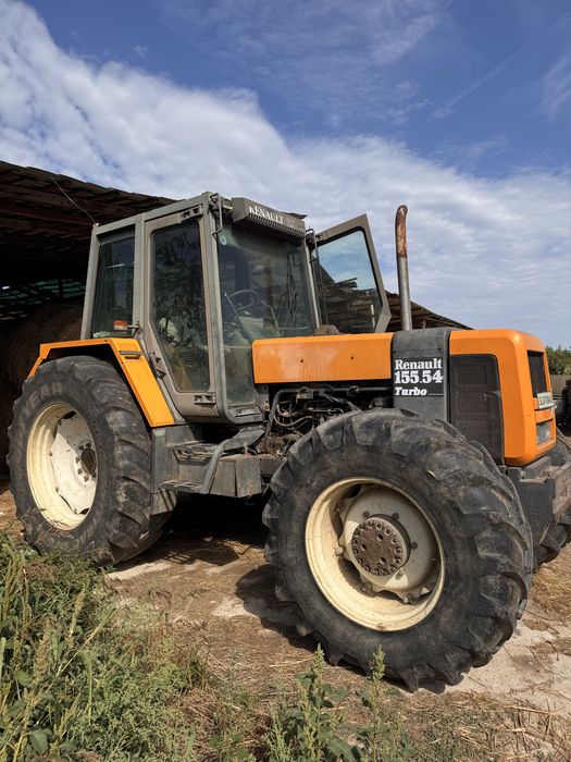 Vând Tractor Renault