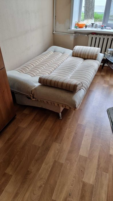 Продается хороший диван
